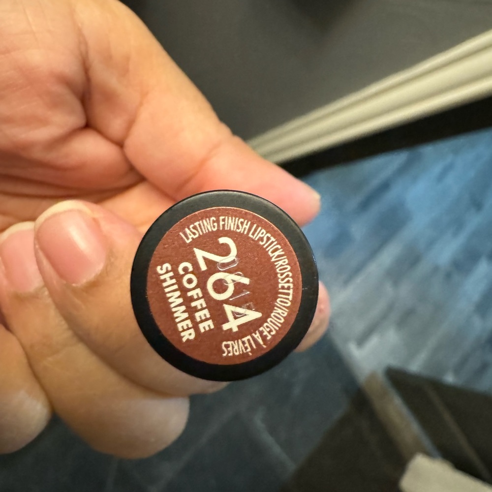 NEW Rimmel Lasting Finish Lipstick Coffee Shimmer - Picture 4 of 5